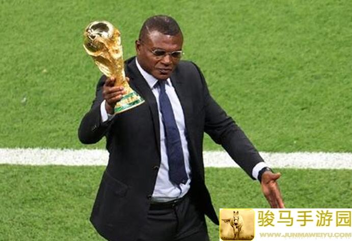 FC足球世界周年庆典来袭!速度掌握卡拉弗里中后卫143高效攻略,让你的球队实力大增!